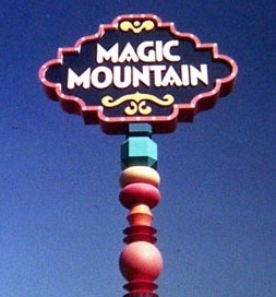 magic-mountain-sign-valencia